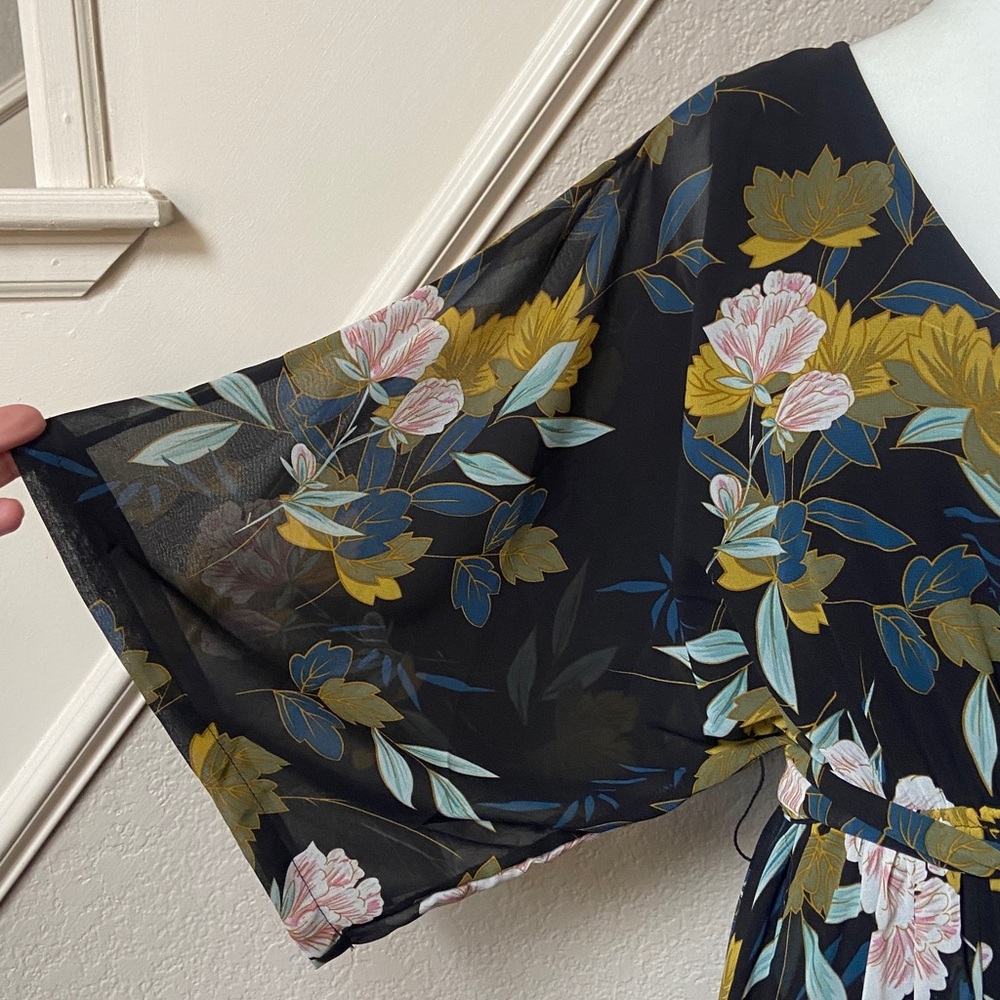 Baltic Born Black Floral Sheer Sleeve Dress, size M. This dress is gorgeous! - Picture 4 of 17